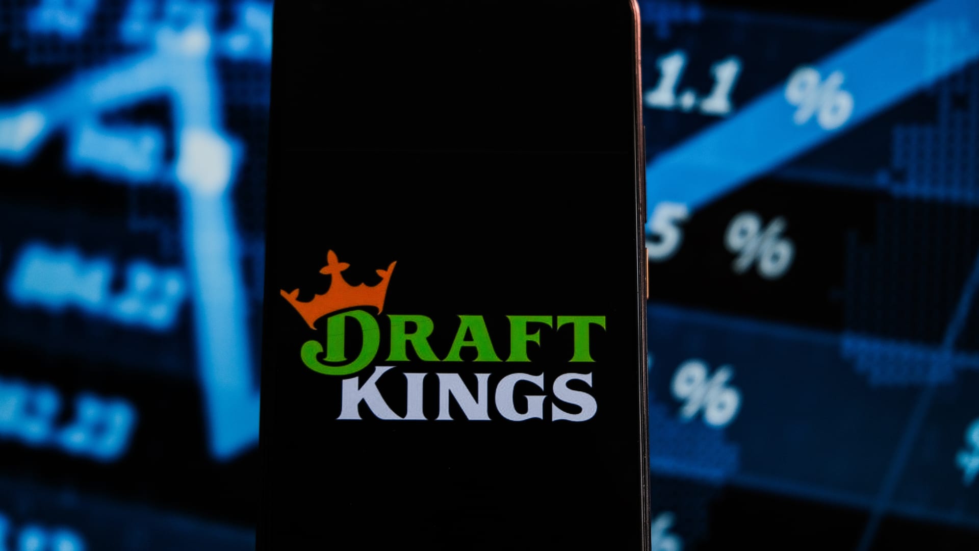 DraftKings Offers $283 Million to Acquire PointsBet's US Business, Outbidding Fanatics.