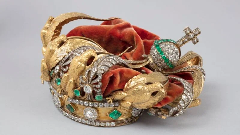 Napoleon-era Crown Slips from Thieves’ Grasp in Louvre Heist, Heads to Restoration