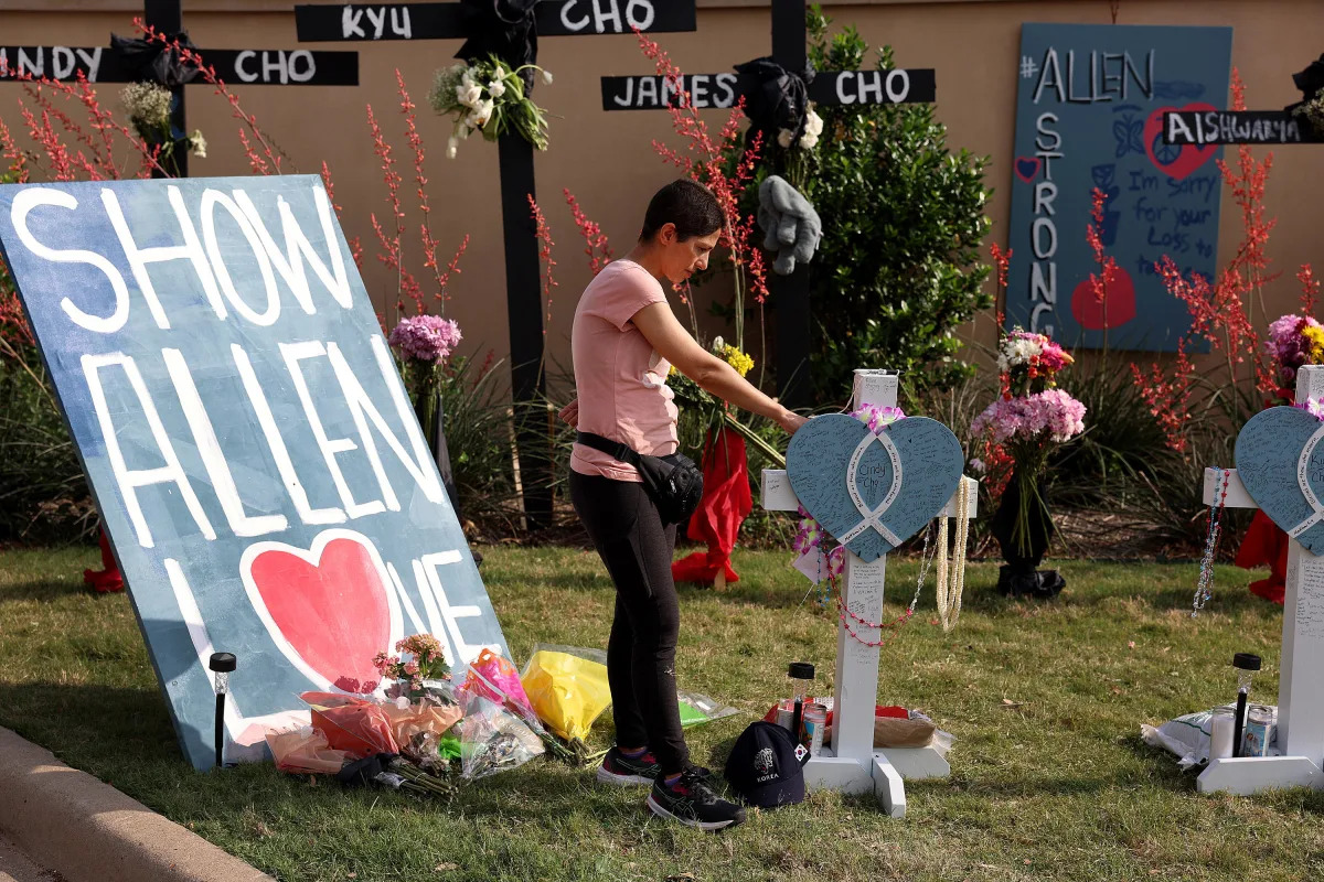 Featured image for Conflicting Accounts Surround Response to Texas Mall Shooting