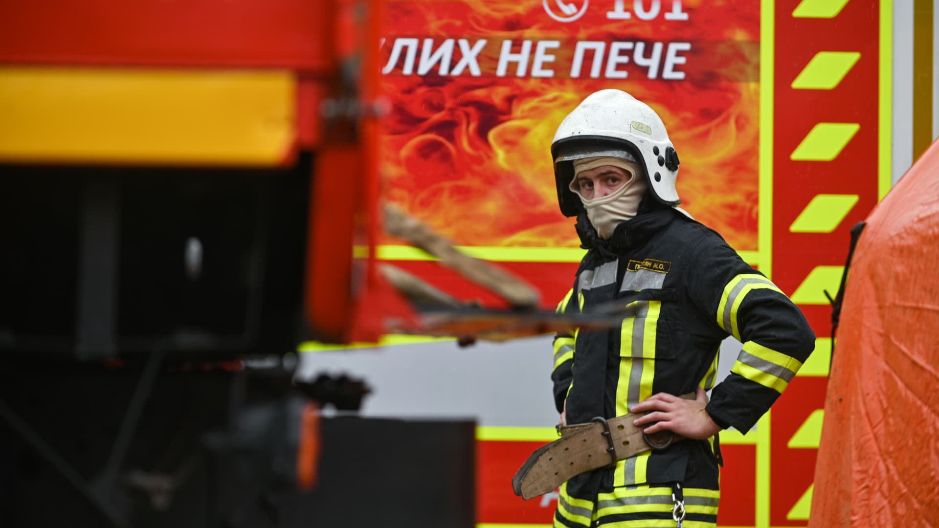 "Russia's Unleashed Missile Strikes and Powerful Blows: Live Updates on Ukraine War"