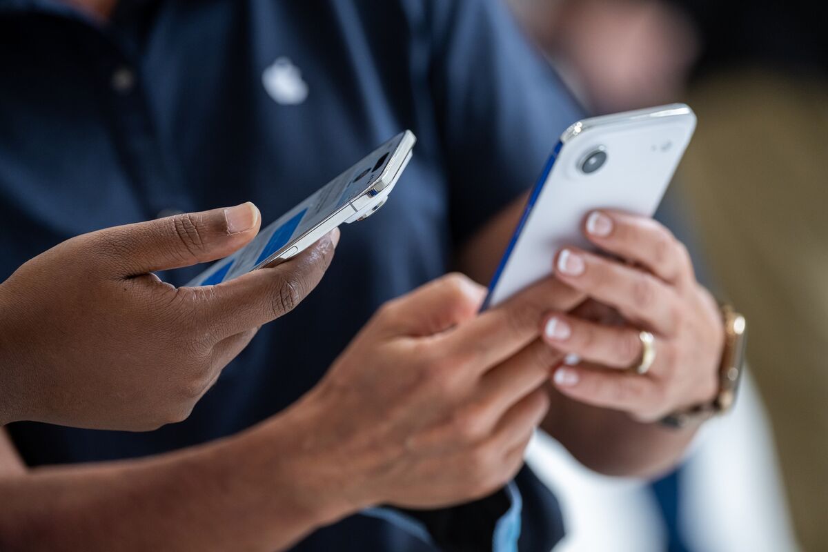 Featured image for Apple Delays Launch of New iPhone Air in China