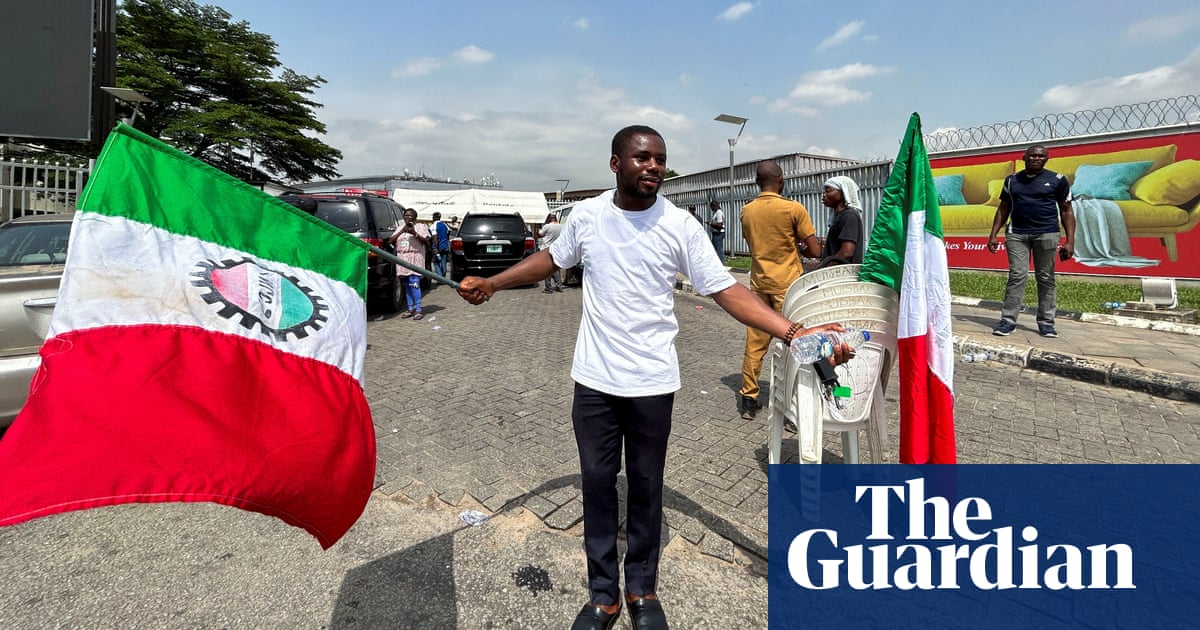 Nigerian Unions Halt Strike After Shutting Down Grid and Airports