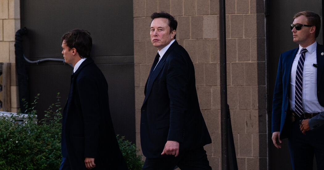 Featured image for Musk and Ramaswamy Push for In-Office Work and Federal Workforce Cuts