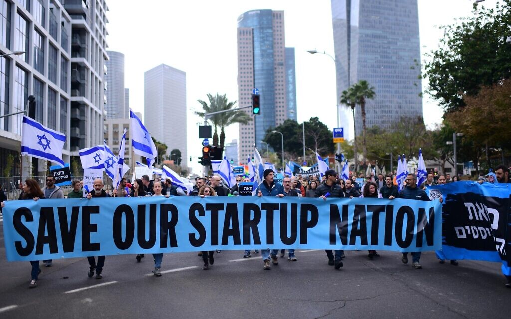 Featured image for Israeli Startups Forced to Relocate and Shift Funds Amid Judicial Shakeup