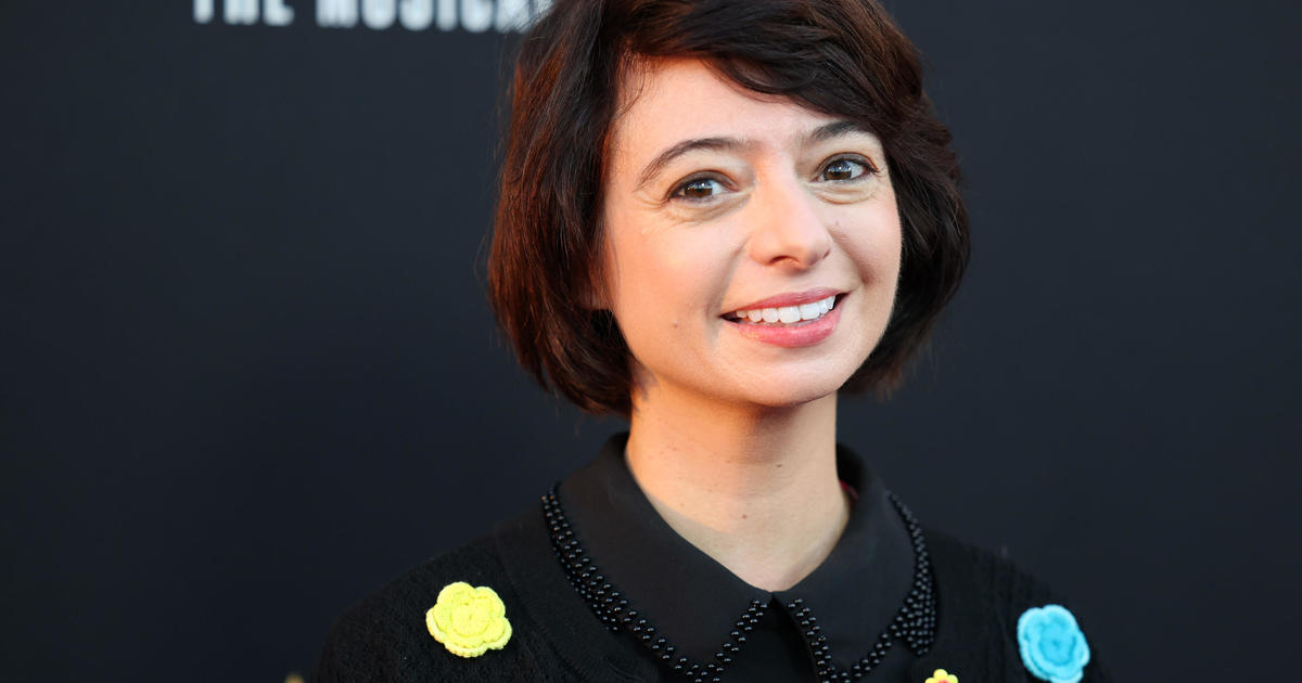 Featured image for "Non-smoking 'Big Bang Theory' actress Kate Micucci battles lung cancer"