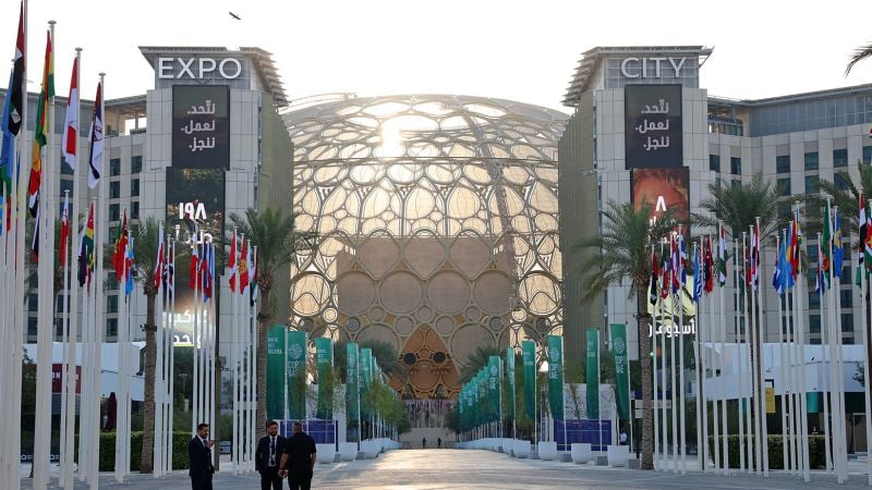 Featured image for "Fossil Fuel Industry's Influence Grows at COP28 Climate Summit, Raising Activists' Concerns"