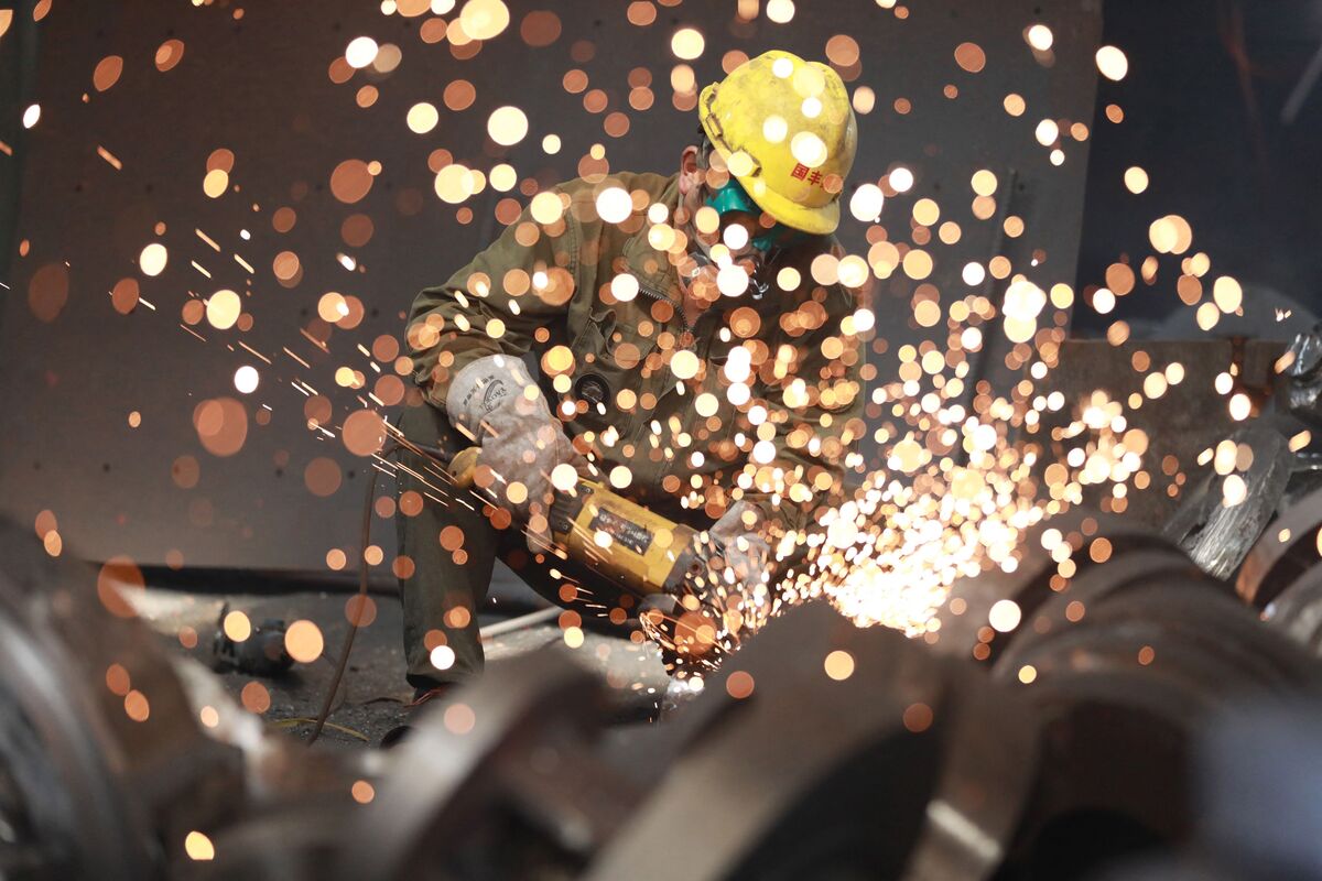 Featured image for "China's Manufacturing Surges: Strong Sign of Economic Recovery"