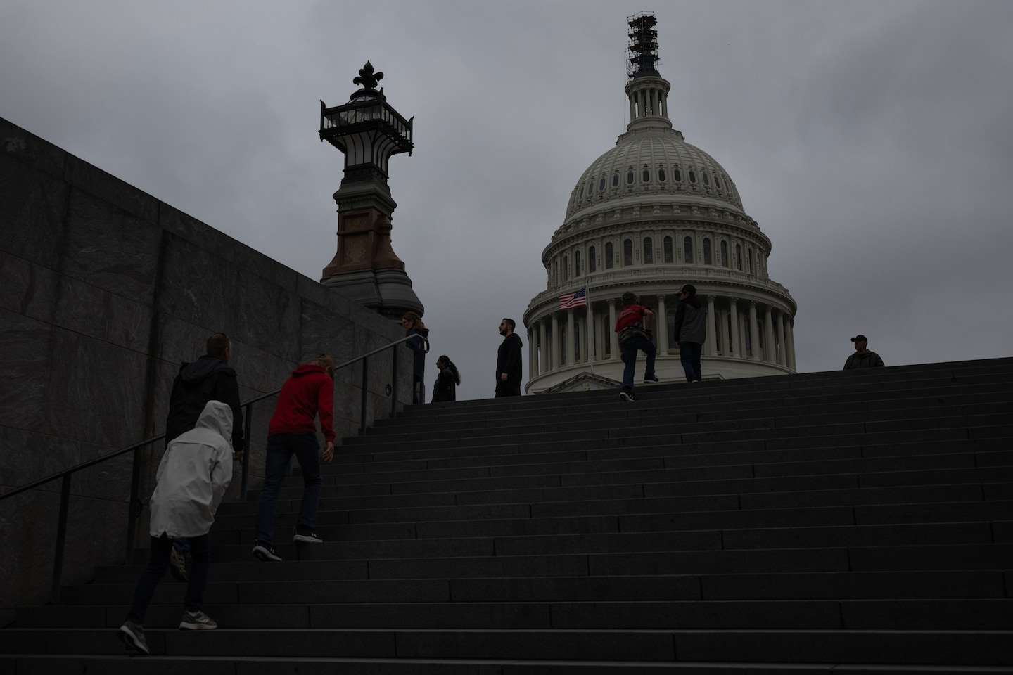 Senate's Bipartisan Bill Averts Government Shutdown with Ukraine Funding