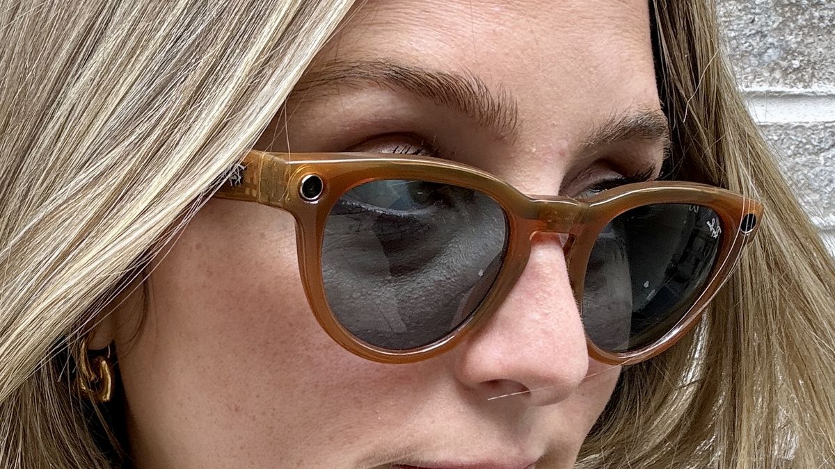 Samsung Set to Launch Lightweight AR Glasses with AI and Qualcomm SoC by 2025