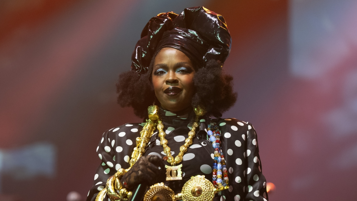 Featured image for Lauryn Hill Performs Late into the Night at Essence Fest Amid Low Attendance