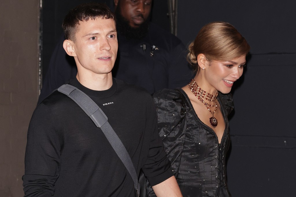 Featured image for Zendaya Stuns in Shakespearean Dress at Tom Holland's West End Premiere