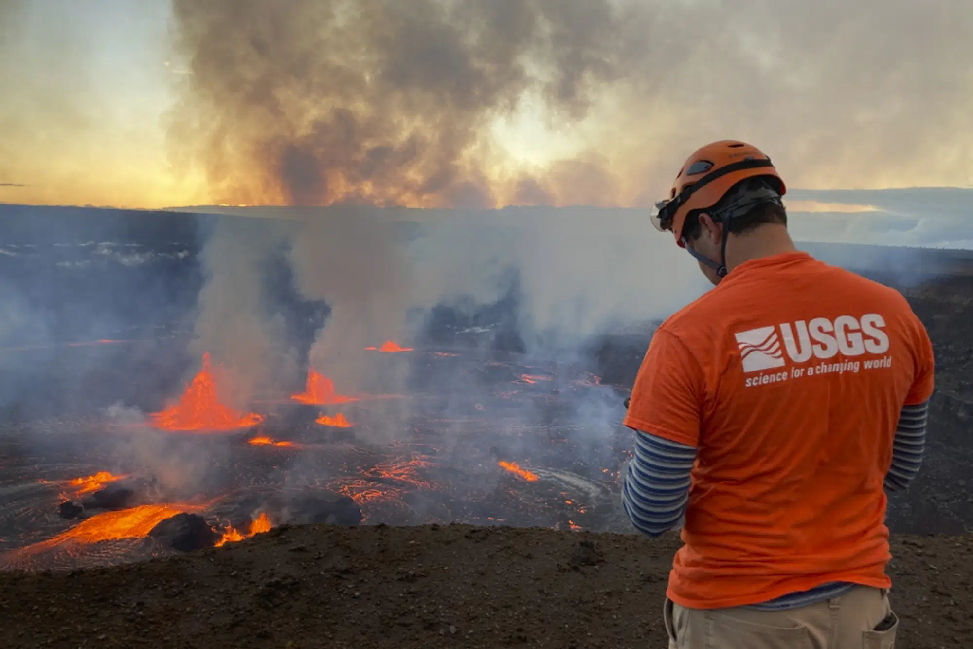 Hawaii's Kilauea volcano eruption draws tourists, but urges mindfulness.