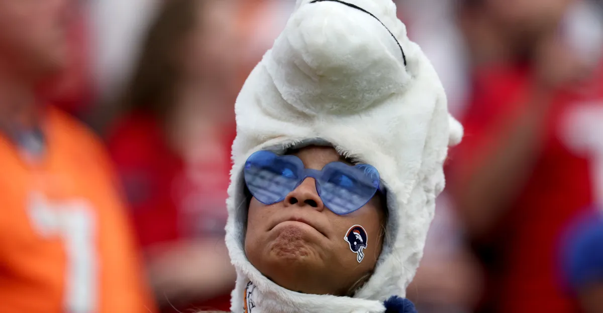 Featured image for Broncos rally to sixth straight win with late Nix heroics over Texans