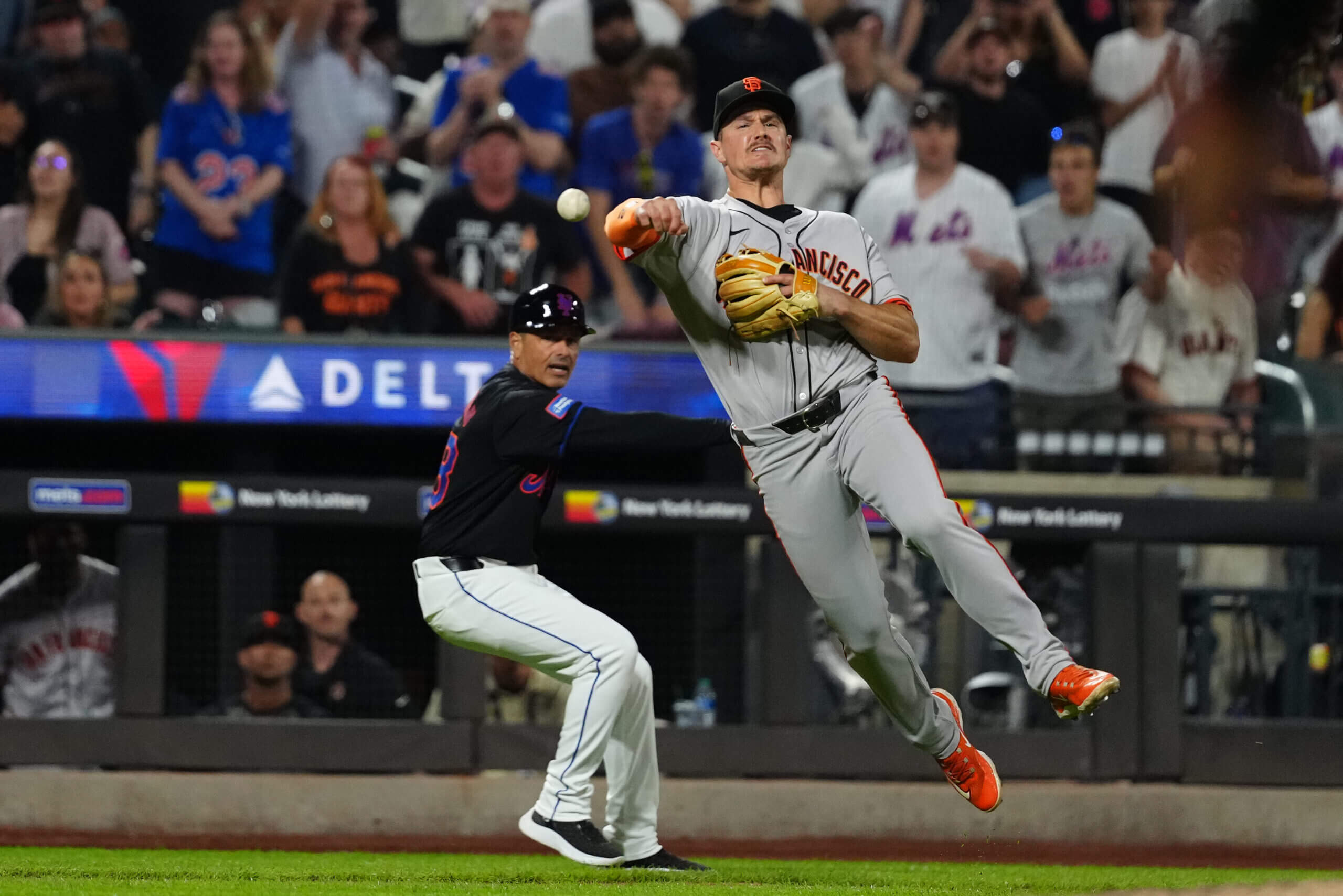 Featured image for Giants Rally to Defeat Mets Amid Diaz's Blown Save