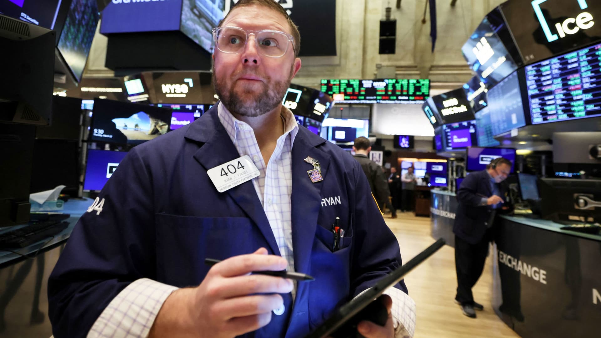 Featured image for Tech stocks slip as Q2 trading begins.