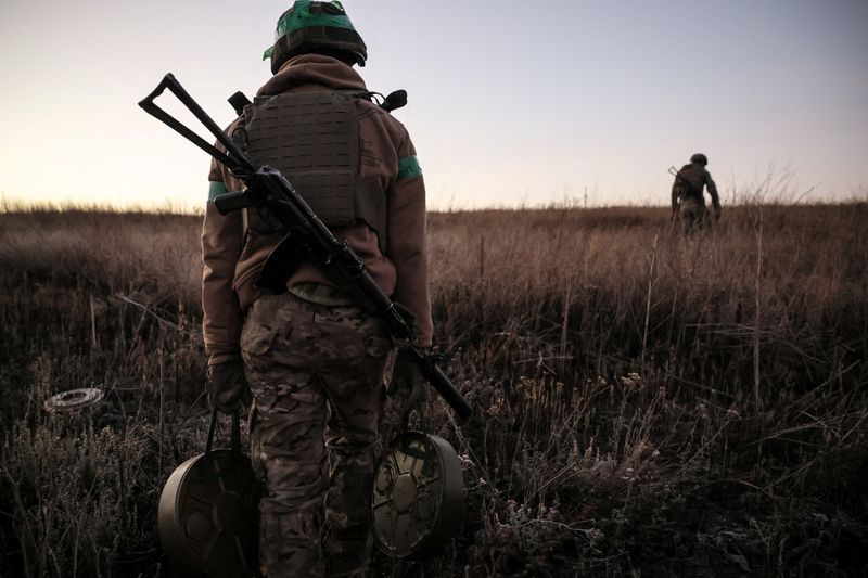 Trump's Ukraine Peace Strategy: Concessions and Global Implications