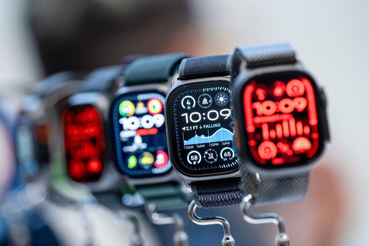 Apple's Ultra Smartwatch to Feature Satellite Texting
