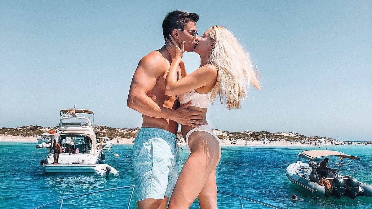 Featured image for Heather Locklear's Daughter Ava Sambora, 26, Engaged to Boyfriend Tyler Farrar