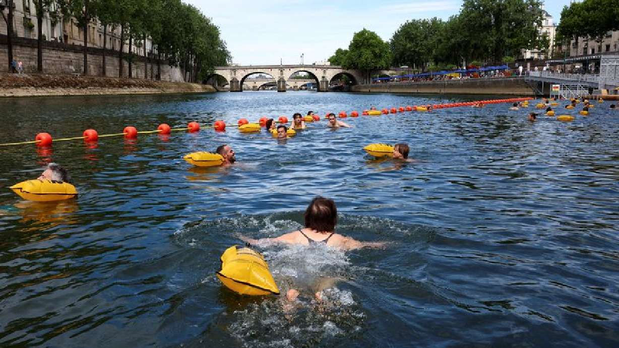 Featured image for Paris Allows Public Swimming in Seine for the First Time Since 1923