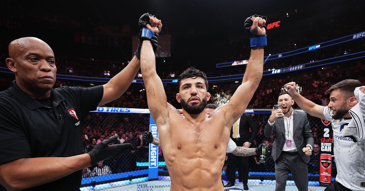 Featured image for "Arman Tsarukyan's Attempted Fan Punch Before UFC 300 Fight: Dana White's Response"