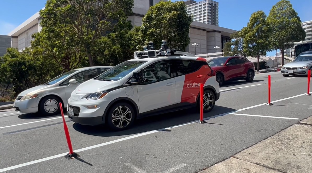 Cruise Self-Driving Car Stuck in San Francisco Construction Site