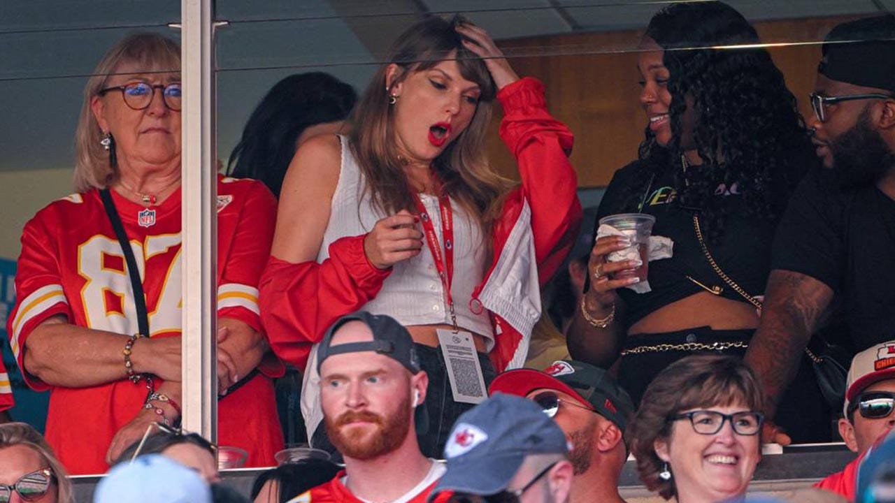 "Taylor Swift and Travis Kelce Spark Speculation with Post-Game Exit"