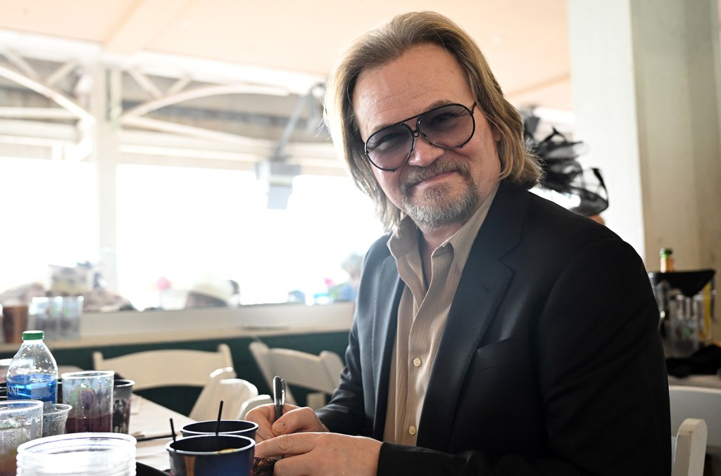 Travis Tritt Boycotts Anheuser-Busch Products Over Trans-Inclusive Campaign