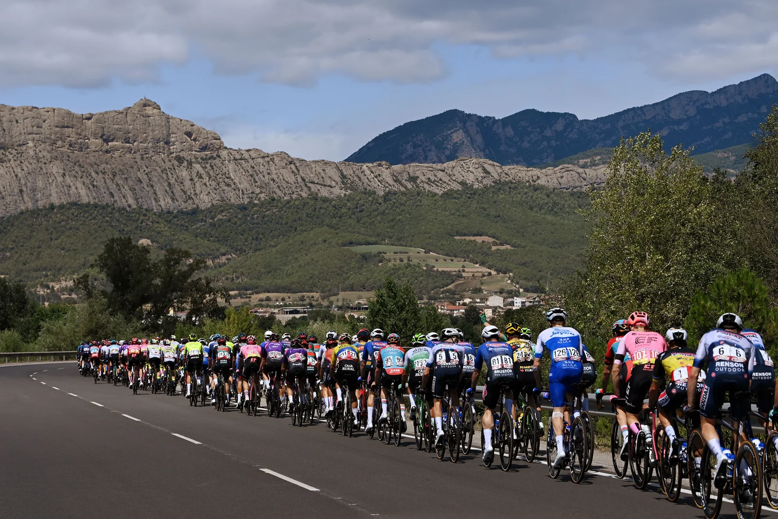 Spanish Police Thwart Sabotage Attempt on Vuelta a España with Oil Dumping Plot