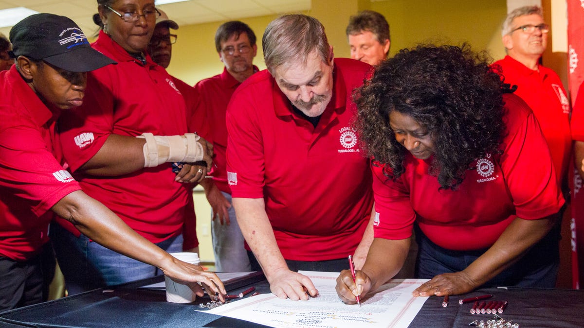 Featured image for "Over Half of Alabama Mercedes Plant Workers Seek Union Membership, UAW Reports"