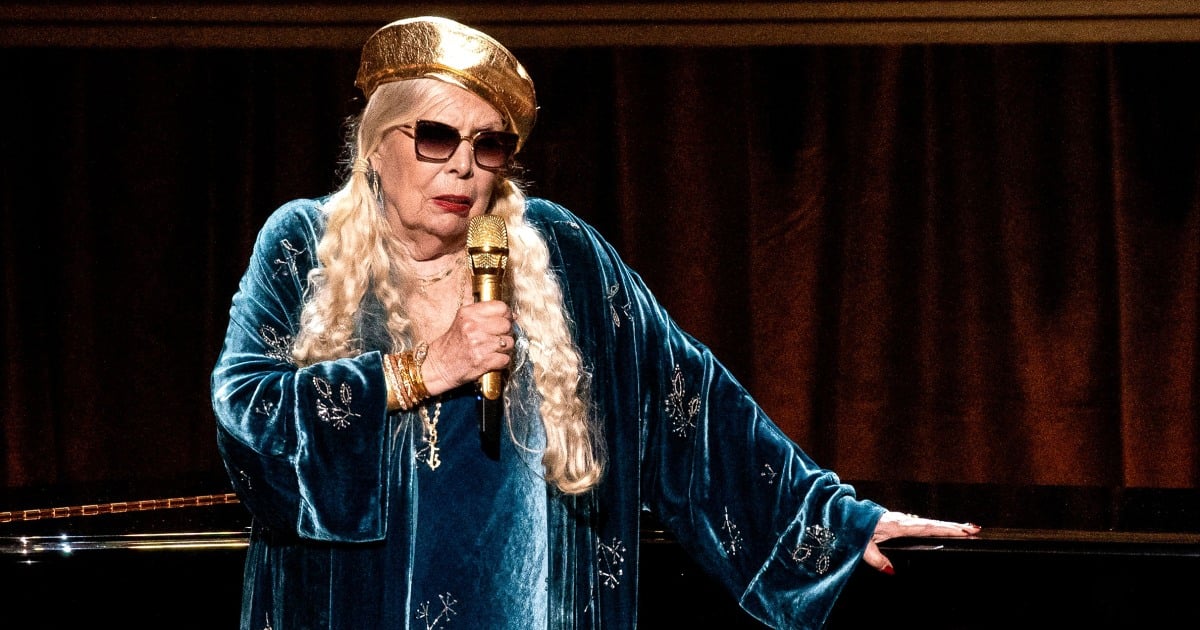 Featured image for Joni Mitchell's Debut Grammy Performance at Age 80