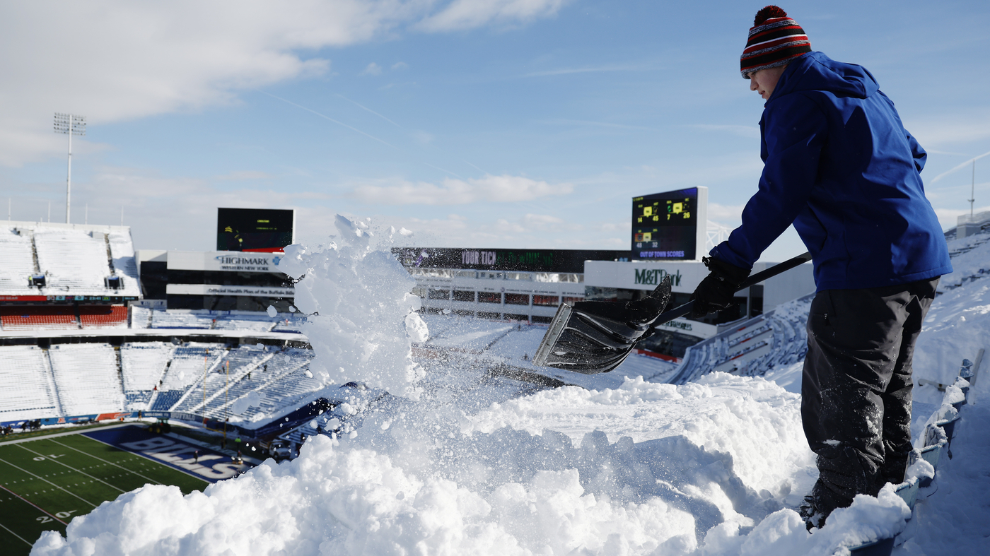 "Deadly Winter Storm Blankets U.S. from South to Northeast"