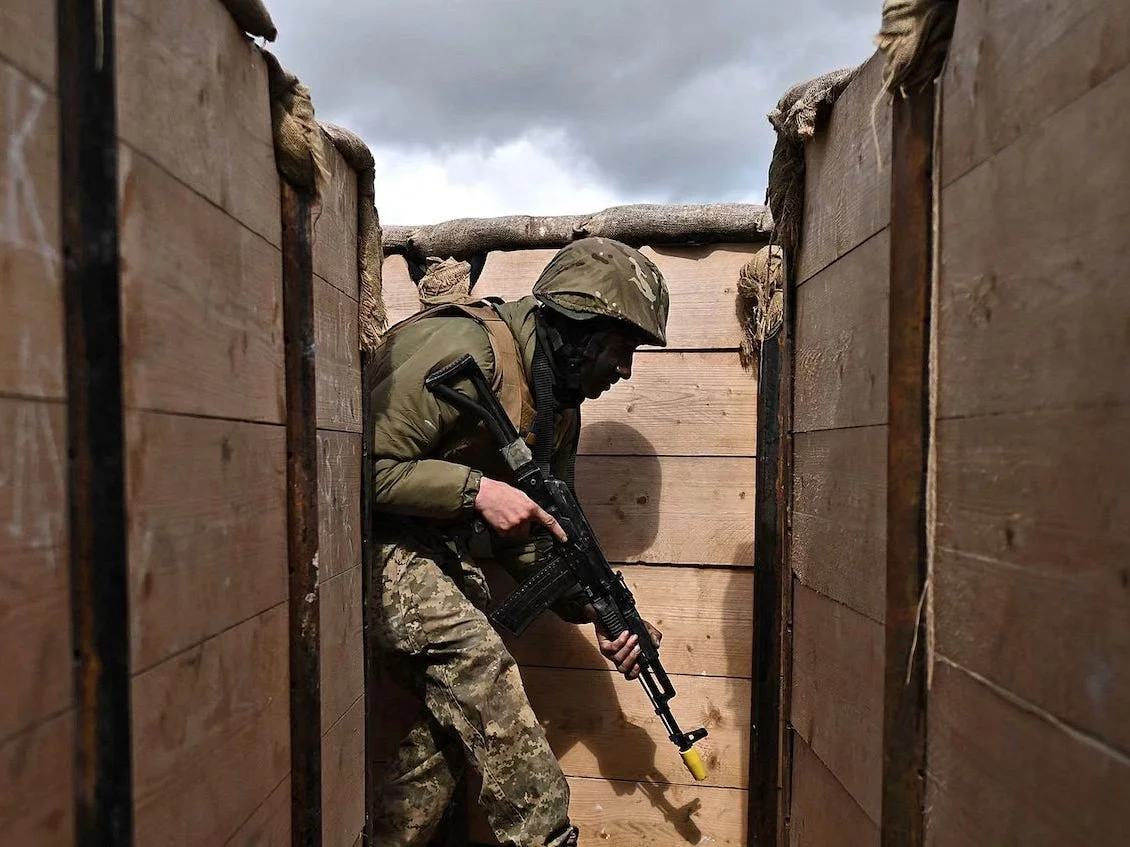 Featured image for Russian Troops' Old-School Defense Tactics Prove Successful in Ukraine, Experts Say