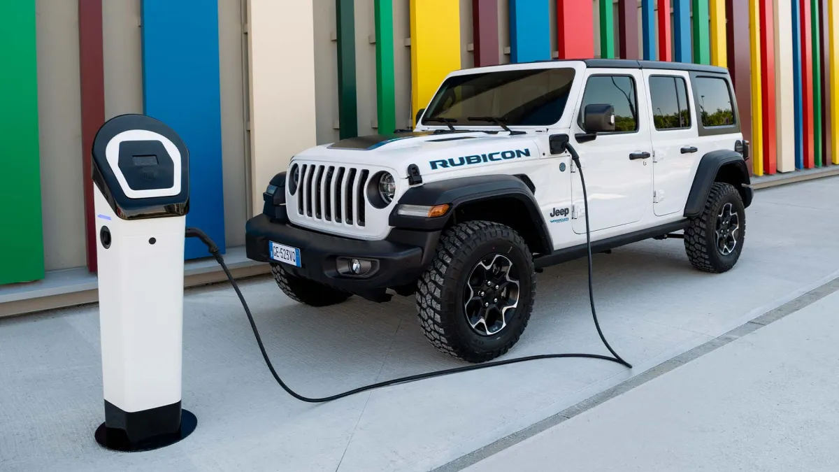 Featured image for Stellantis Ends Jeep and Chrysler Plug-In Hybrid Lineup