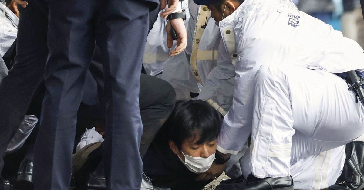 Japanese PM Kishida safely resumes campaigning after smoke bomb scare and evacuation.