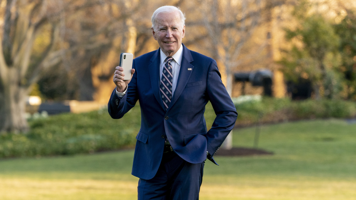 "Bipartisan Bill Seeks to Ban TikTok and Protect Americans' Data from Foreign Adversaries"
