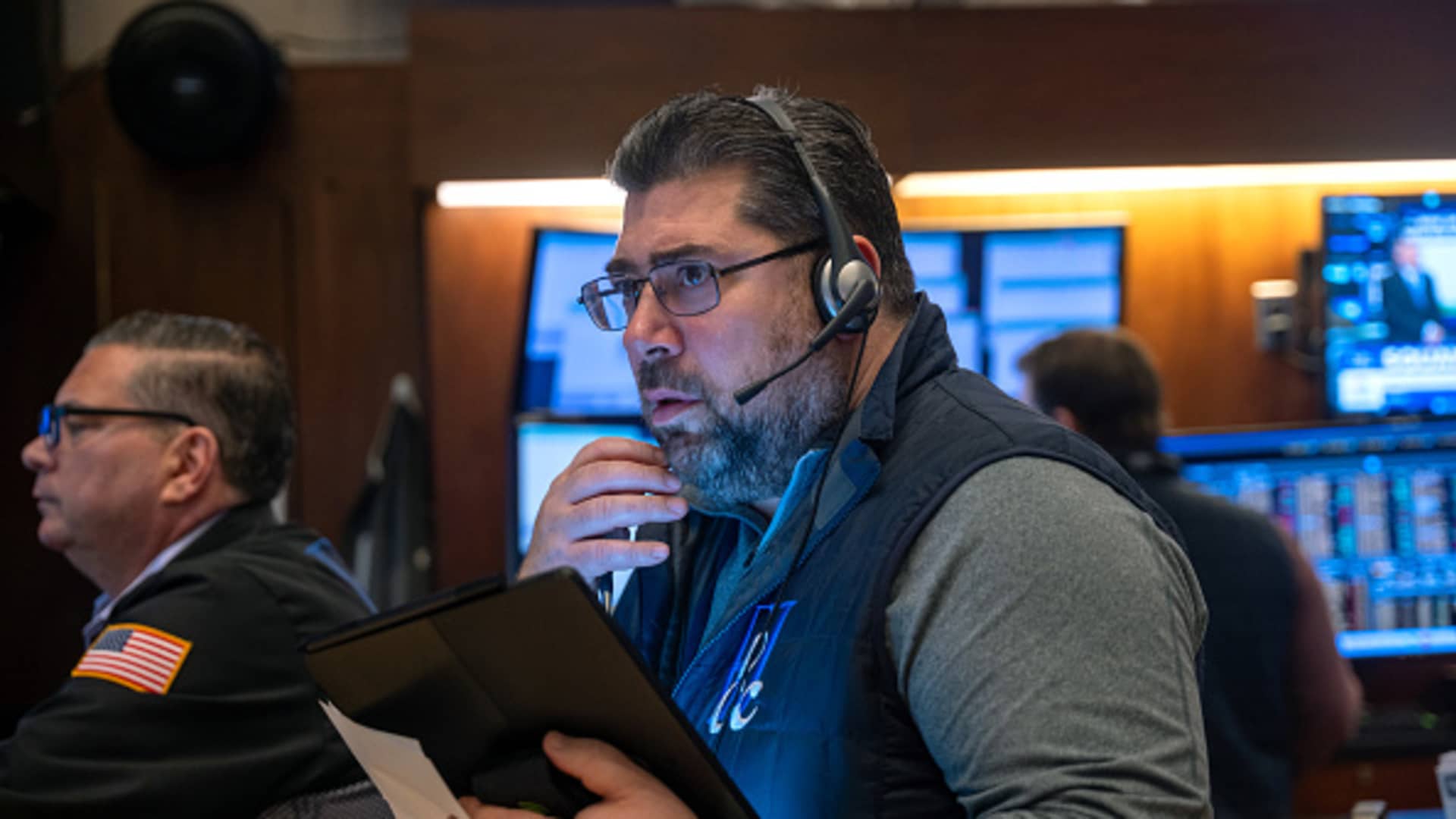 "Record High: S&P 500 Futures Unchanged as Big Tech Leads Market Rally"