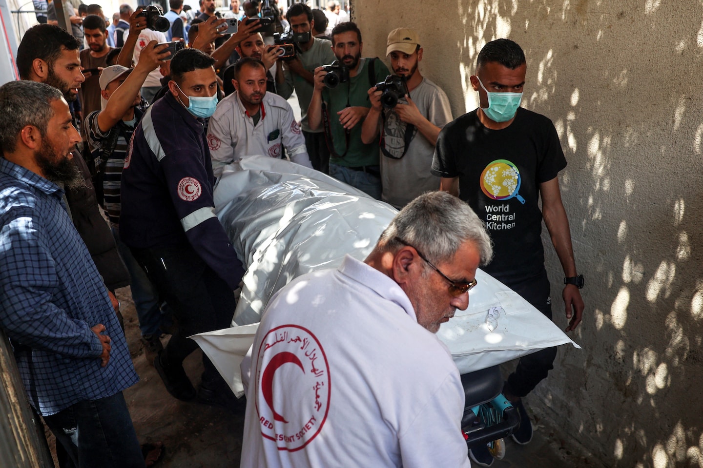 "Biden Stands Firm as Chef José Andrés Accuses Israel of Targeting Aid Workers"