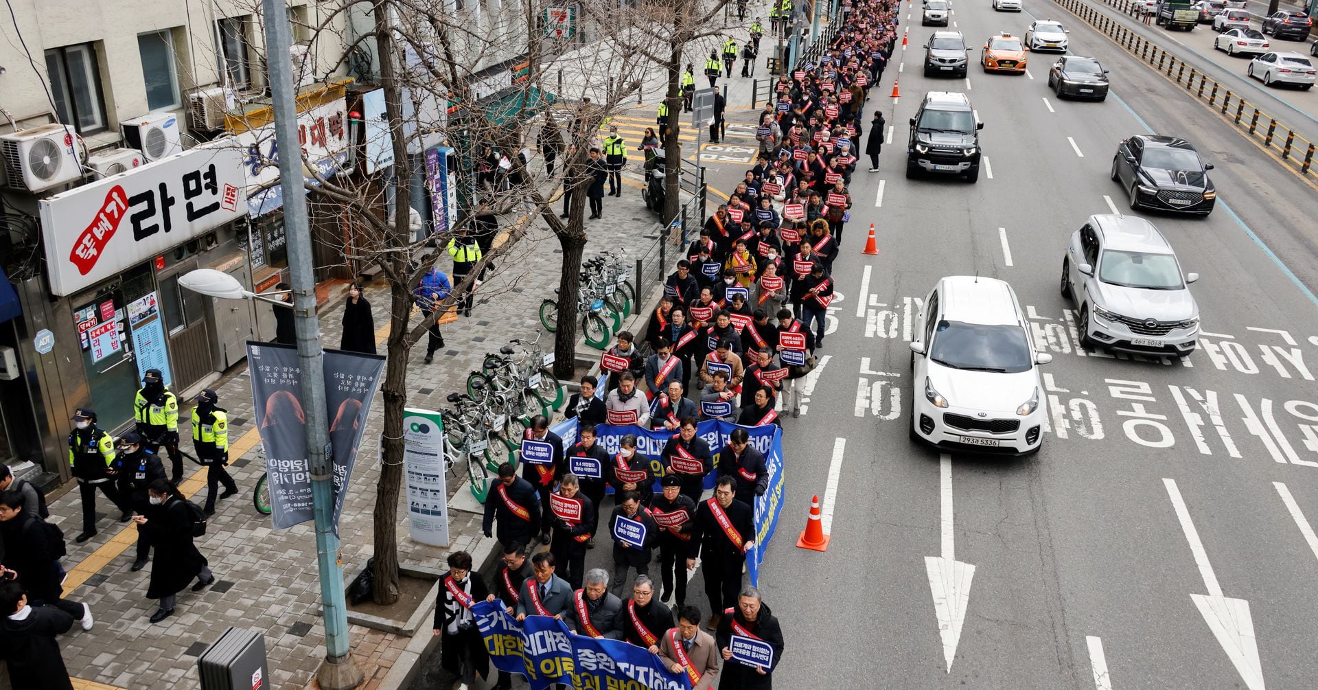 South Korea Sets Deadline for Striking Doctors to Return to Work