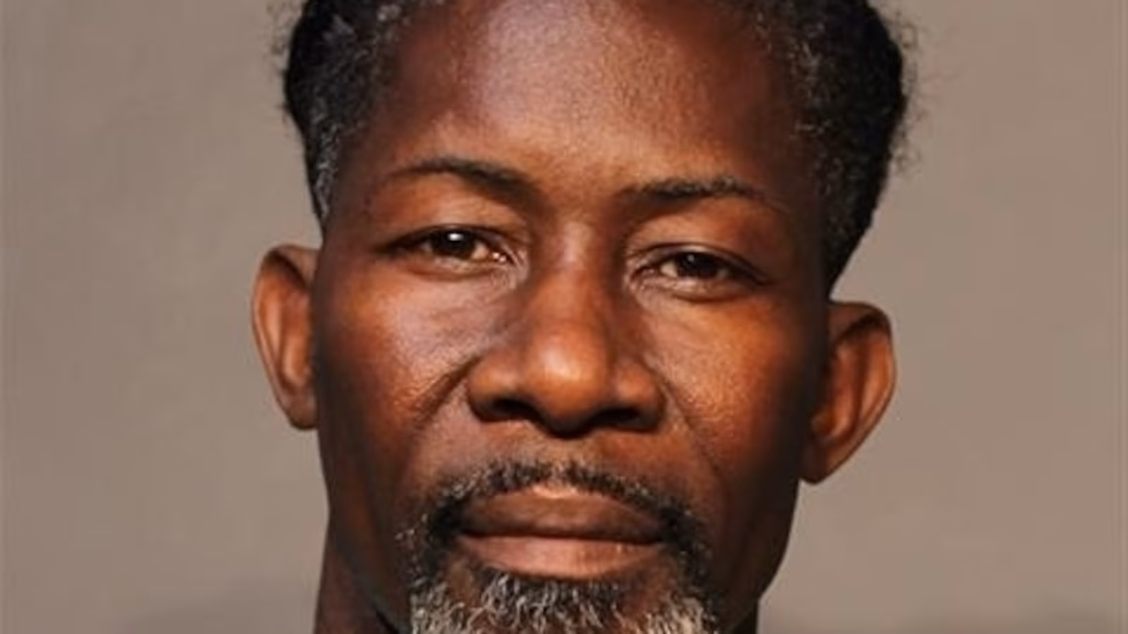 Featured image for Des Moines Schools and Former Superintendent Ian Roberts Face Legal and Credential Disputes