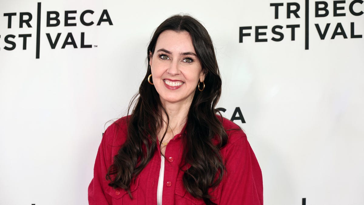 Featured image for Unveiling the Influence of Women in Creator Culture and Online Obsession