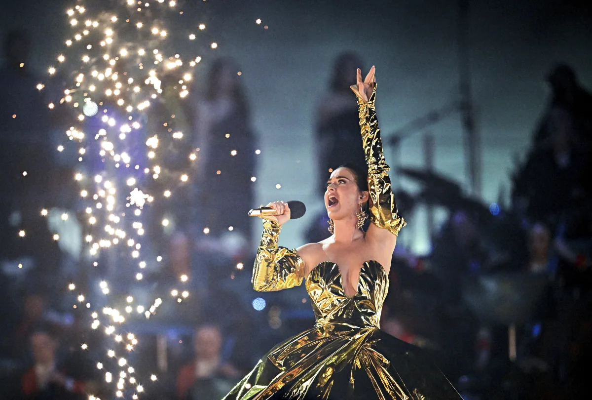 "Royal Coronation Concert and Controversy: Highlights and Reactions"