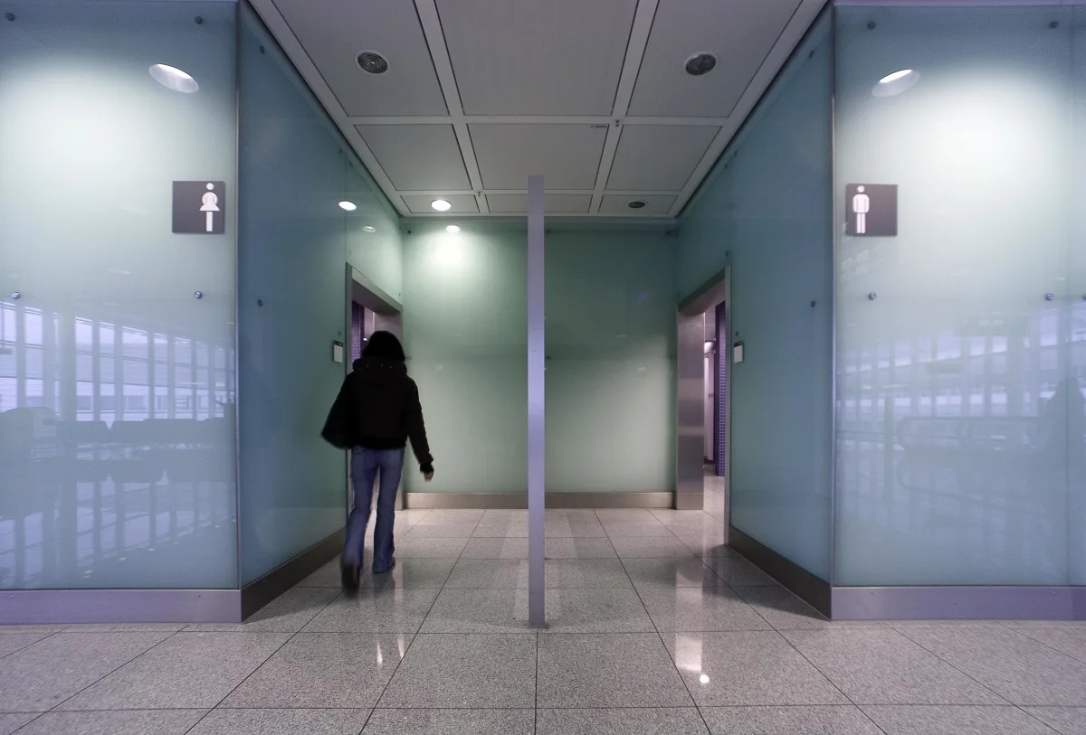 Expert Tips to Maintain Gut Health and Avoid "Traveler's Tummy" on Your Next Vacation