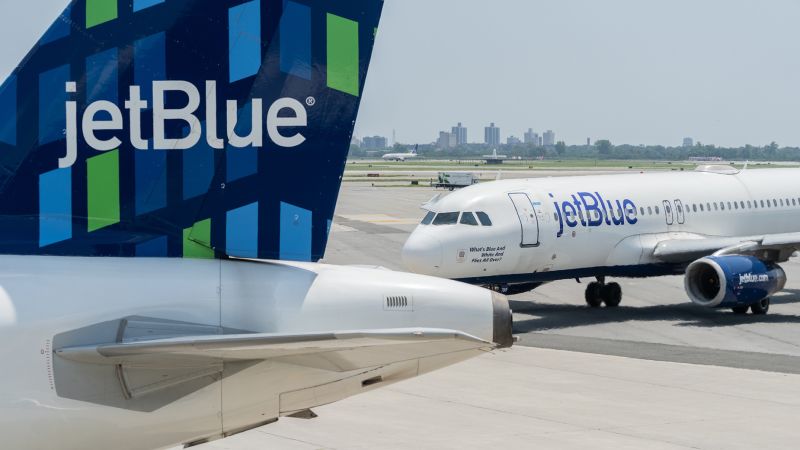 Featured image for JetBlue Flight: Drunk Passenger Restrained by Fellow Flyers