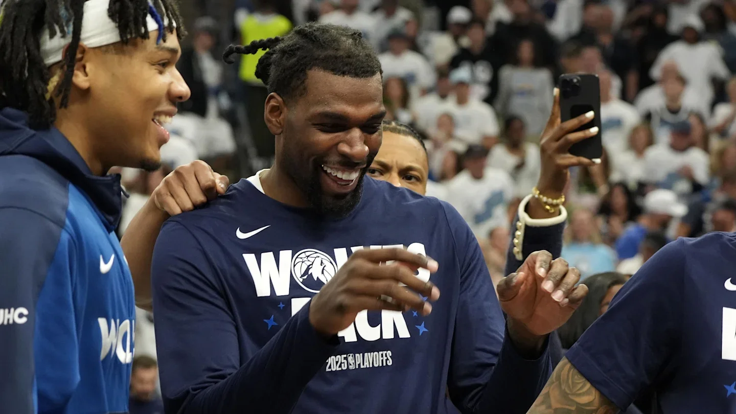 Naz Reid signs $125M, 5-year deal to stay with Timberwolves