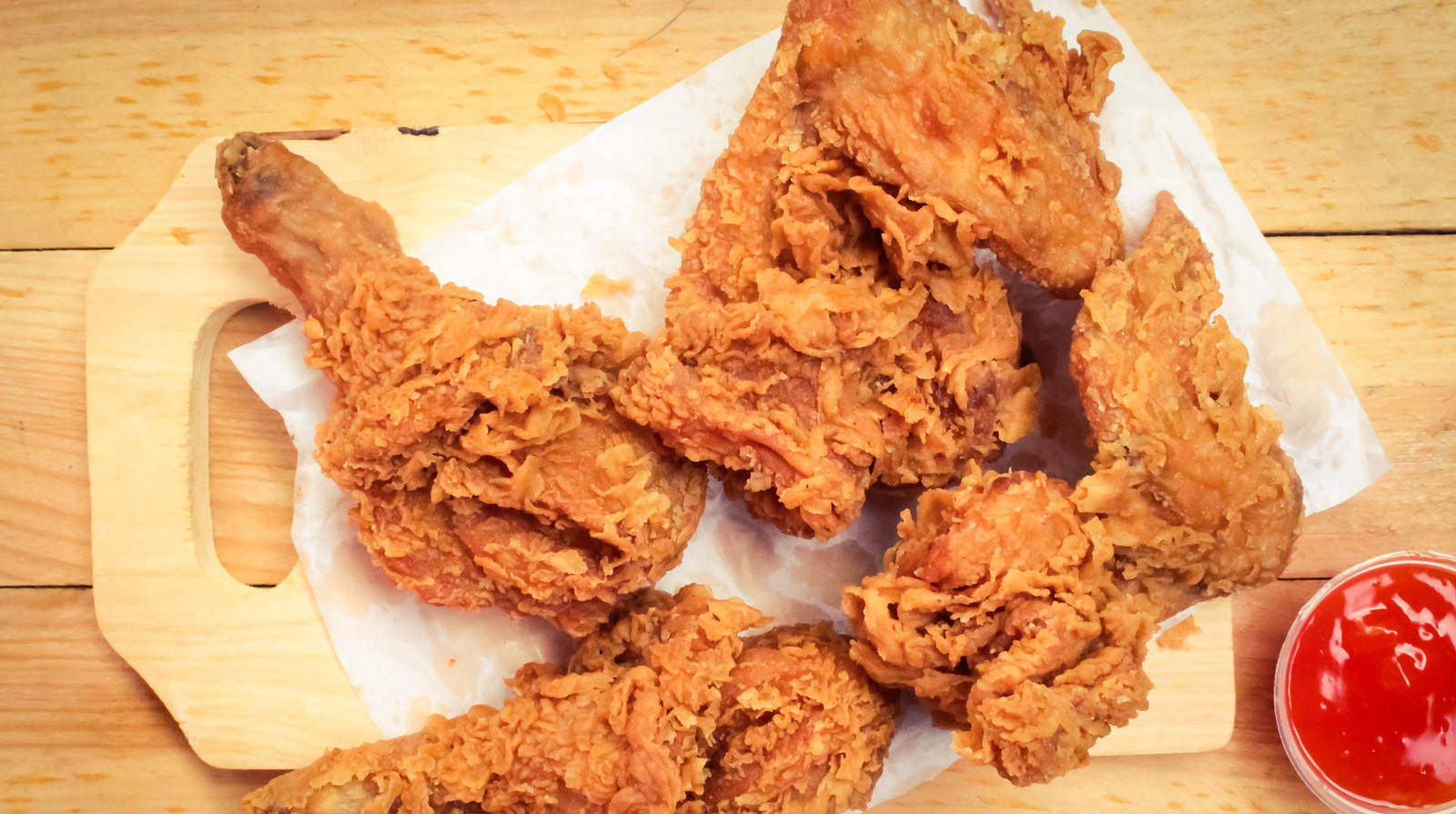 Featured image for Top and Bottom Fried Chicken Chains for Meat Quality, According to Reviews
