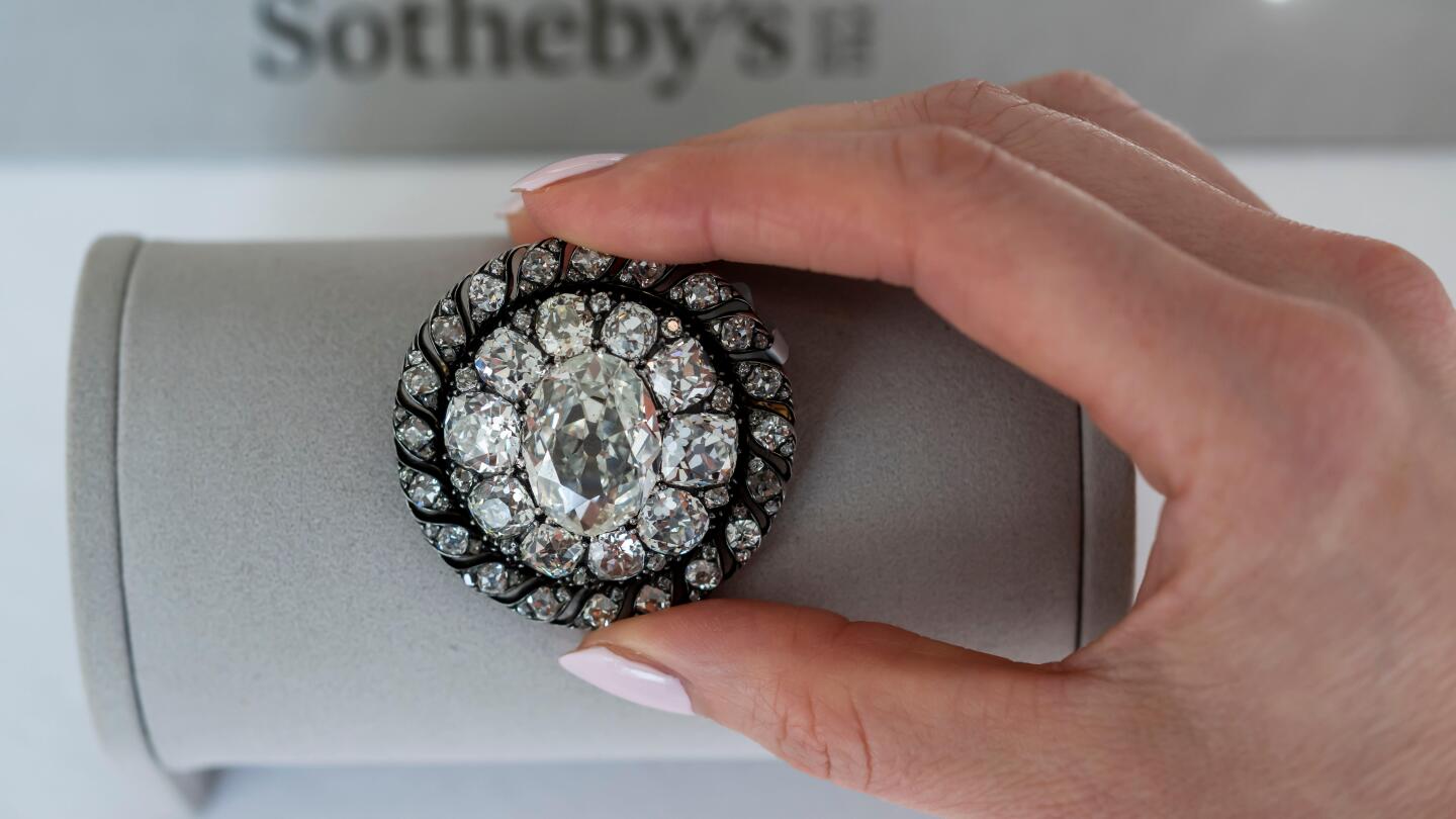 Featured image for Napoleon's Lost Diamond Brooch Sells for $4.4 Million at Sotheby's