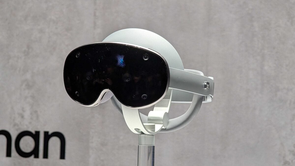 Featured image for Samsung's Project Moohan VR Headset: Leaks, Specs, and Comparison with Apple Vision Pro