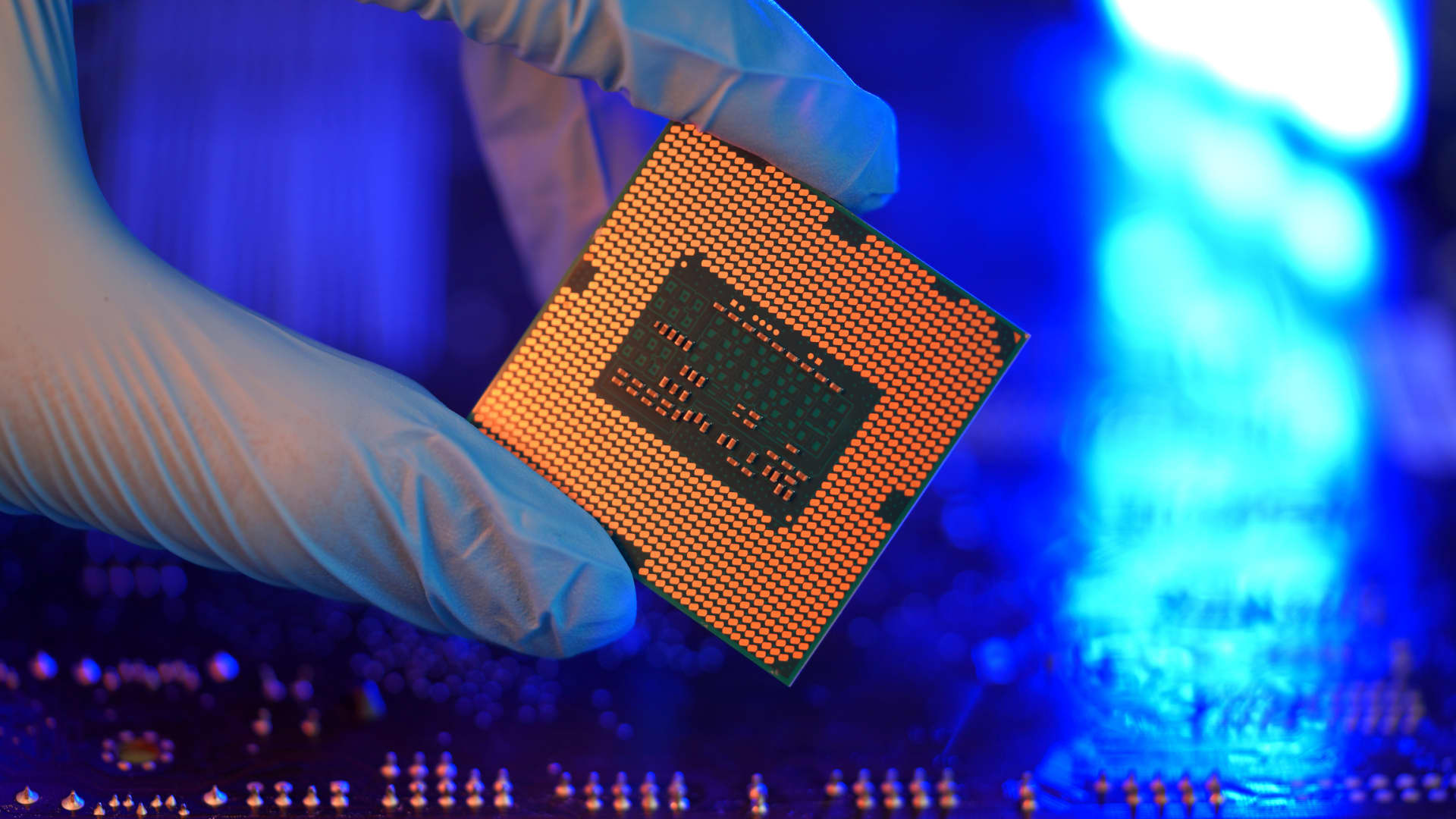 China warns Japan against supporting U.S. chip export restrictions