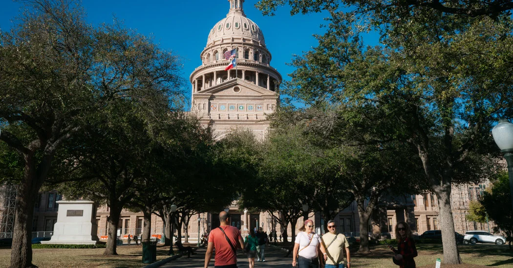 White House and Texas GOP Clash Over Redistricting Ahead of Midterms
