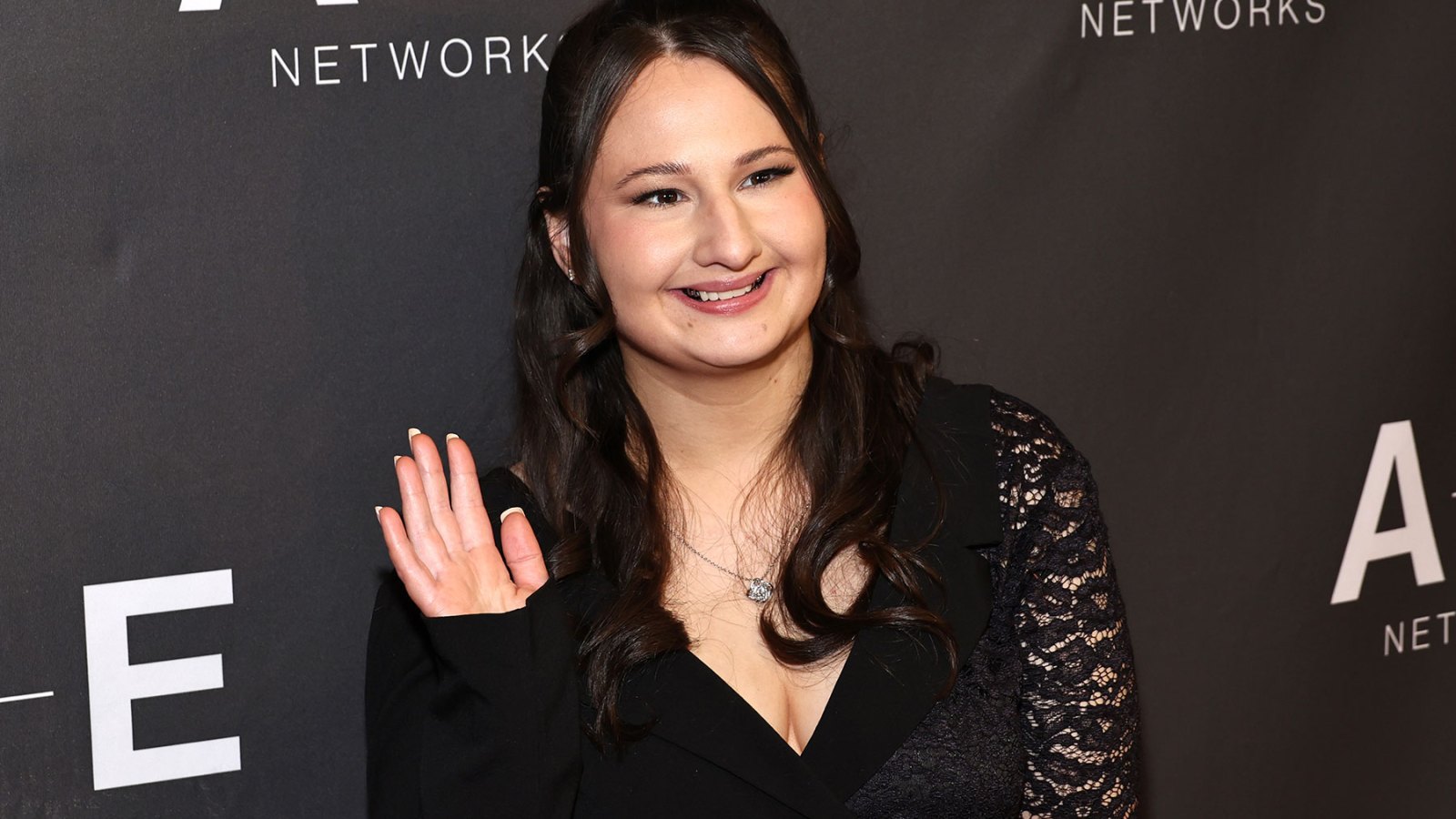 "Gypsy Rose Blanchard's Marriage: A Rollercoaster of Regrets and Separation"